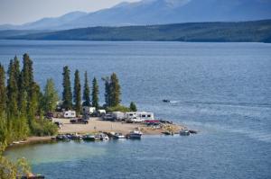 Busy boat launch at Fox Lake Campground