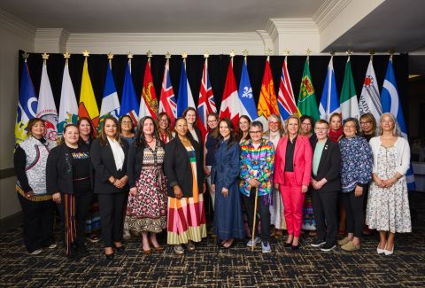Les ministres fédérale, provinciales et territoriales responsables de la condition féminine lors de leur rencontre à Moncton, au Nouveau-Brunswick. Photo : Femmes et Égalité des genres Canada.